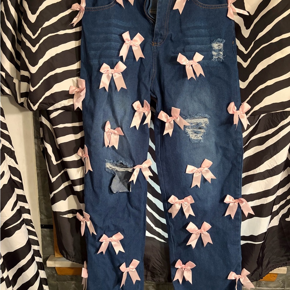 Pink Bow Embellished Women's Jeans